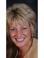 Real Estate Agent Shirley Morrison