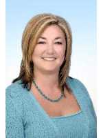 Real Estate Agent Stacey Matsuda
