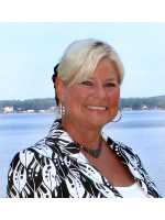 Real Estate Agent Mary Thomason