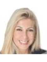 Real Estate Agent Marcela Santa Maria