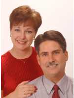 Real Estate Agent Kevin and Debra Hammontree