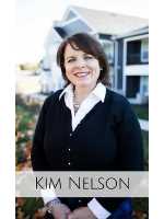 Real Estate Agent Kimberly Nelson