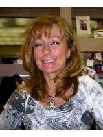 Real Estate Agent Heather Mapes