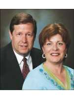 Real Estate Agent Karen Hoemeke