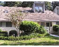 Property at 14 Townhouse Manor