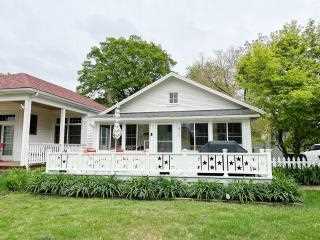 Property at 410-412 North Shore Drive