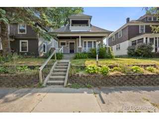 Property at 818 Paris Avenue NE