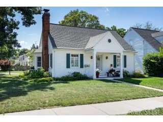 Property at 928 Graceland Street NE