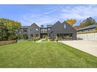 Property at 421 Manhattan Road SE