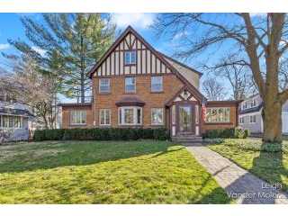 Property at 910 Pinecrest Avenue SE